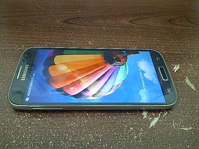 samsung galaxy S4 GT I9506 versi 4G LTE mulus murah aja gan