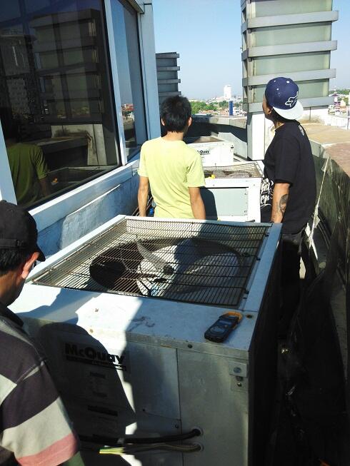 &#91;Surabaya&#93; - &#91;30 November 2014&#93; - Lowongan Kerja Teknik Pendingin / Teknisi AC