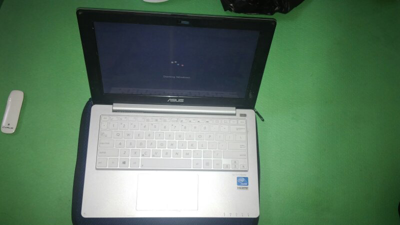 Laptop ASUS X201 E, Mulus, Slim, Putih, Murah Bandung