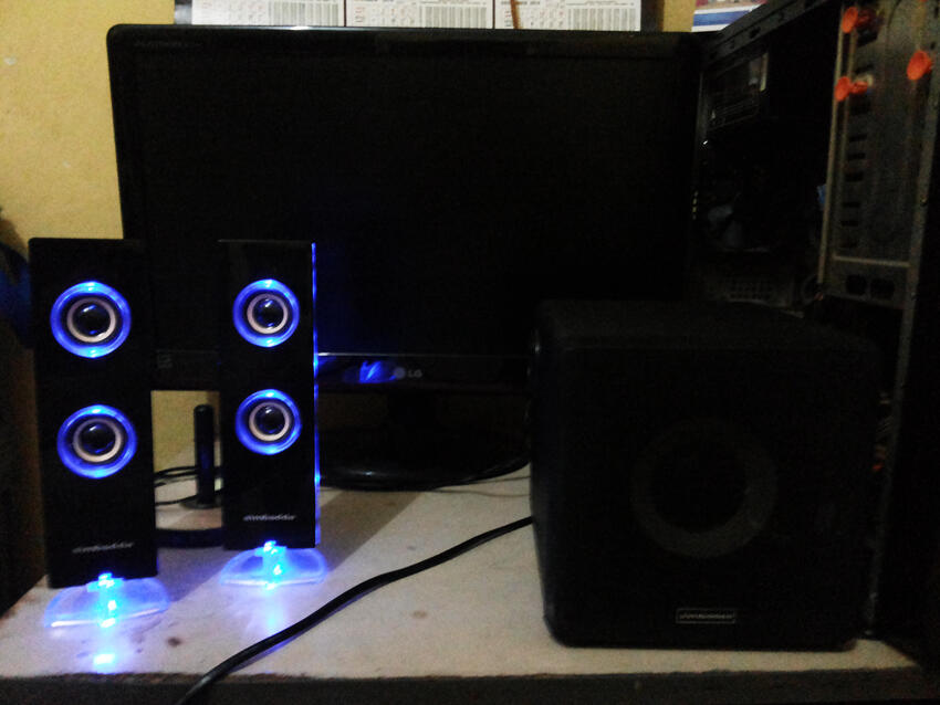 MODEM SMARTFREN, ROUTER HAME 01, SPEAKER SIMBADA