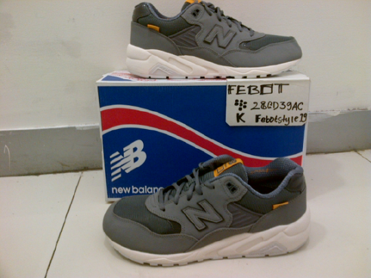NEW BALANCE MRT580AC
