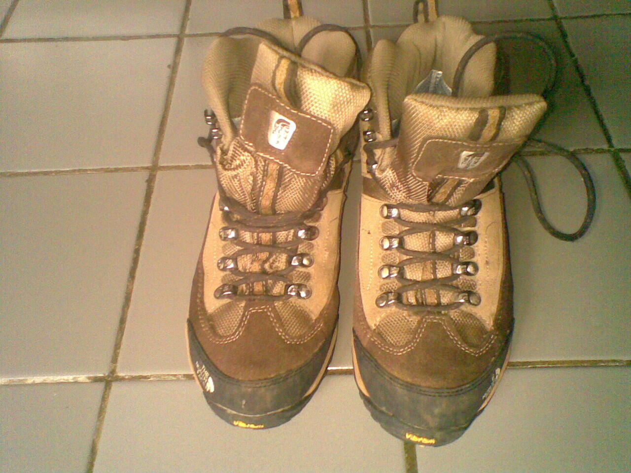 Sepatu NorthFace Bekas 1 kali pakai
