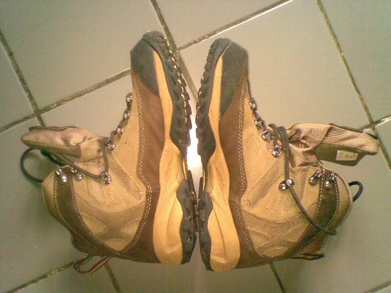 Sepatu NorthFace Bekas 1 kali pakai