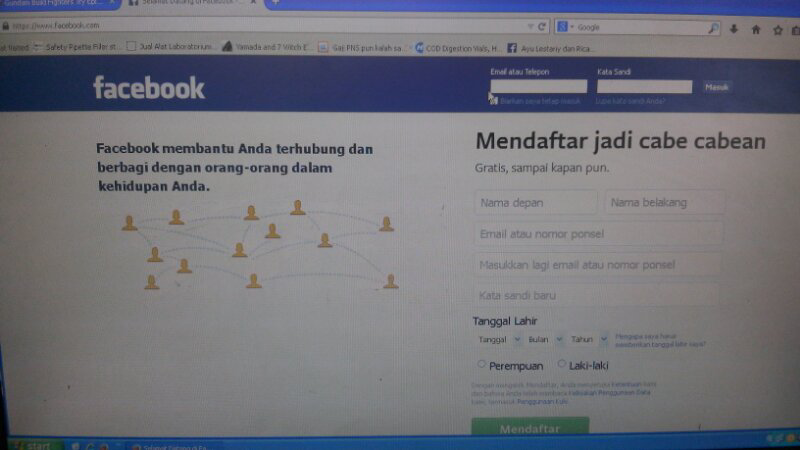 Facebook versi skrg Indonesia banget. :ngakak