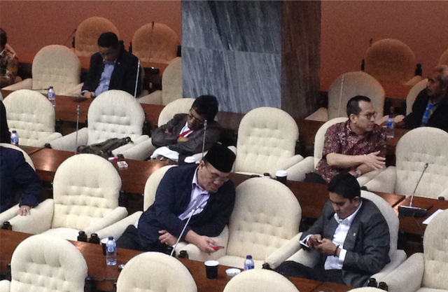 Lagi-Lagi Tidur Saat Sidang Paripurna
