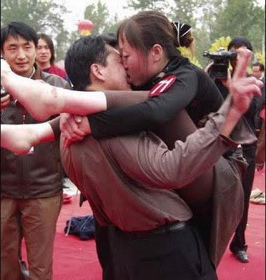 LOMBA CIUMAN DI CINA &lt;&lt; MESUMERS ... MASUK GAN !!!