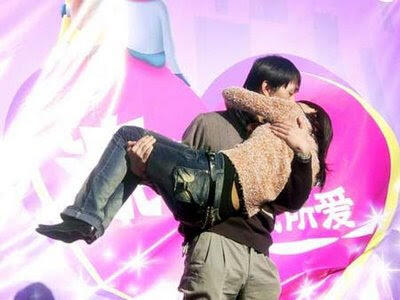 LOMBA CIUMAN DI CINA &lt;&lt; MESUMERS ... MASUK GAN !!!