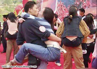 LOMBA CIUMAN DI CINA &lt;&lt; MESUMERS ... MASUK GAN !!!