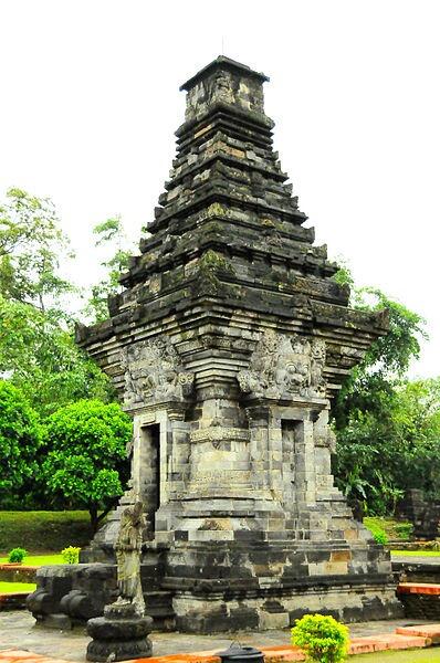 Belitan Misteri Candi-Candi Buatan Alien di Indonesia