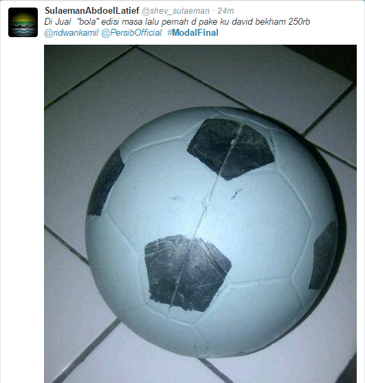 #&#91;Ngakak + Salut&#93; Totalitas Bobotoh Persib Jual Barang demi ngumpulin #ModalFinal
