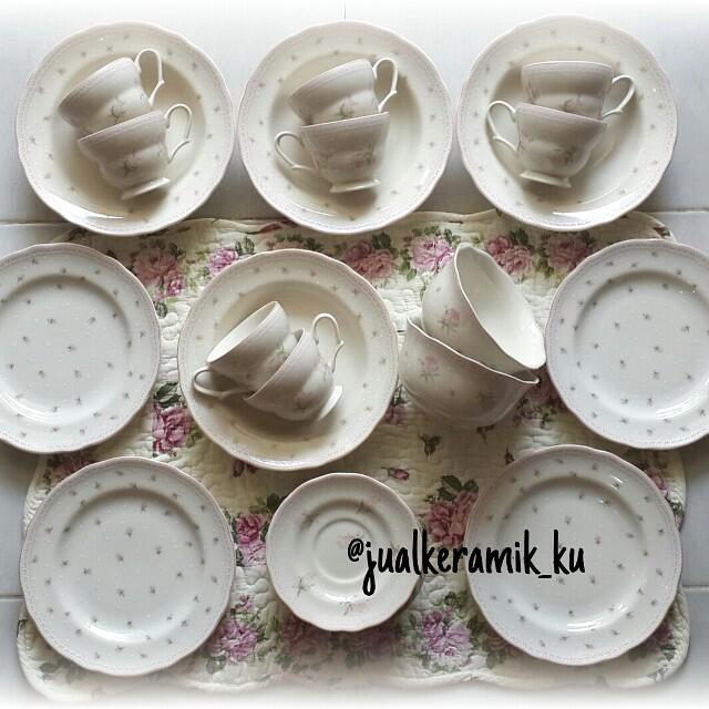 Terjual Dinner Set  Keramik  Piring  Cangkir Cawan 