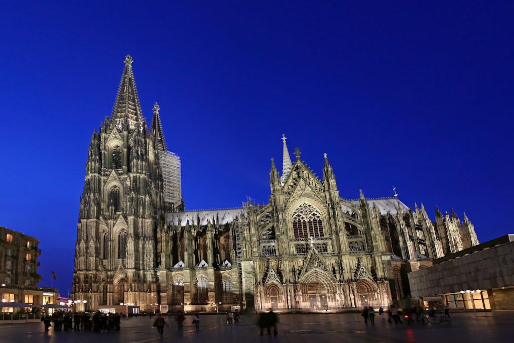 Mengenal Gereja Katredal Köln, Jerman yukkk gan..