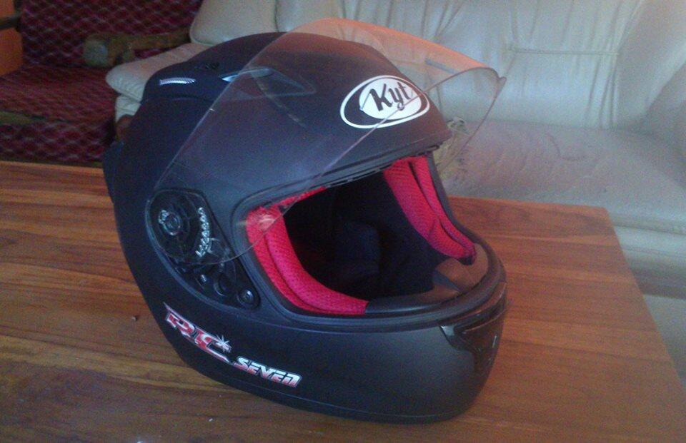 Helm Fullface KYT RCseven Hitam Doff Baru sekali pakai mulusss