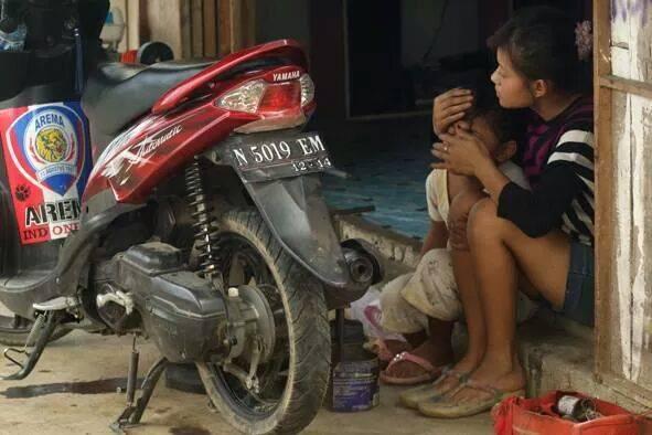 Motivasi : Cewek Cantik Tukang Tambal Ban