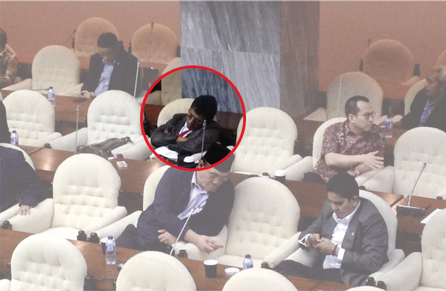 Jelas Tertidur, Adian Bilang : "Gue Cuma Merem"