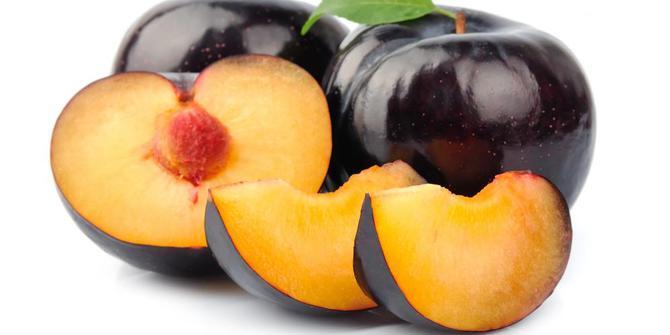 8 Buah Yang Bermanfaat Untuk Mendapatkan Rambut Sehat