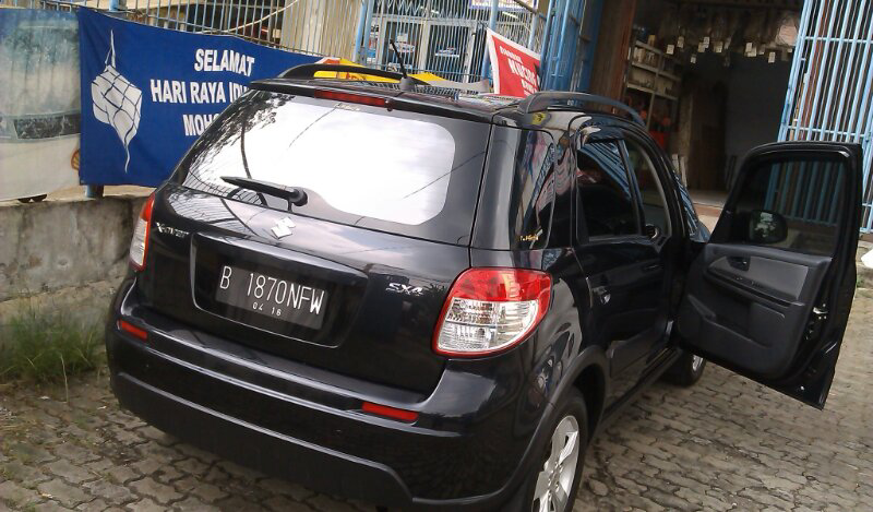 Suzuki SX4 X-OVER 2011 BLACK 99 % Perfect