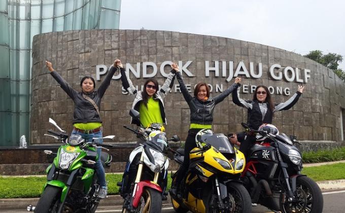 Mama Muda Antar Anak Sekolah Naik Ducati 795, Ke Warung Juga (With Pic)