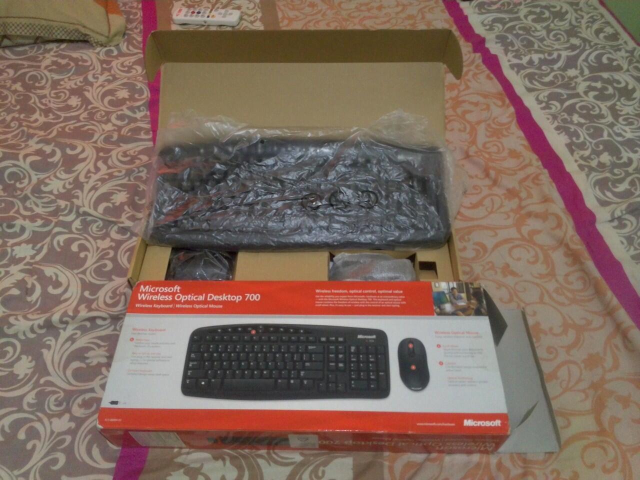 Jual BNIB Microsoft Optical Desktop 700