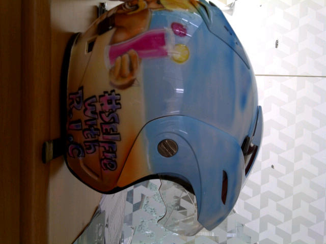 MENERIMA JASA AIRBRUSH MOTOR,HELM,GITAR LISTRIK KOTA HARAPAN INDAH BEKASI