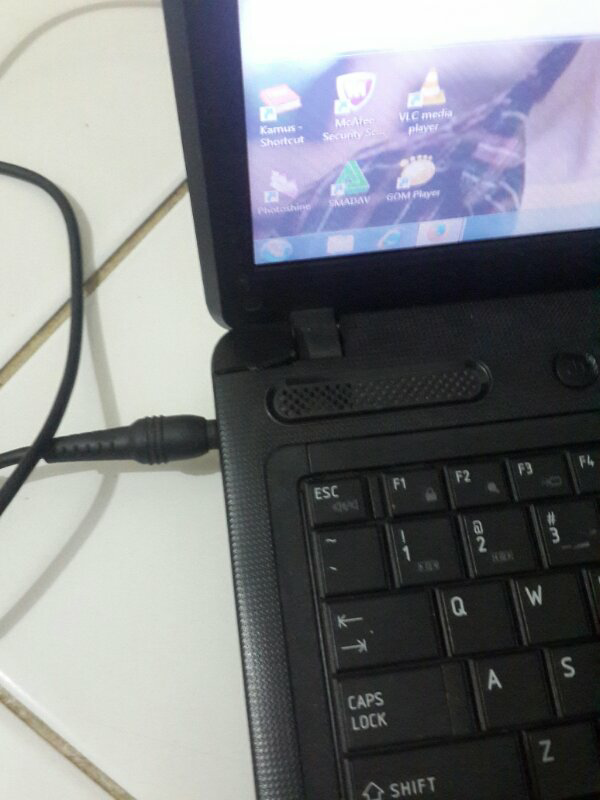 need help. laptop toshiba rusak
