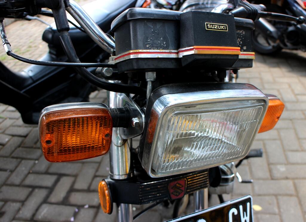 Terjual FOR SALE KOLEKSI SEPEDA MOTOR  SUZUKI  TRS  DELUXE 