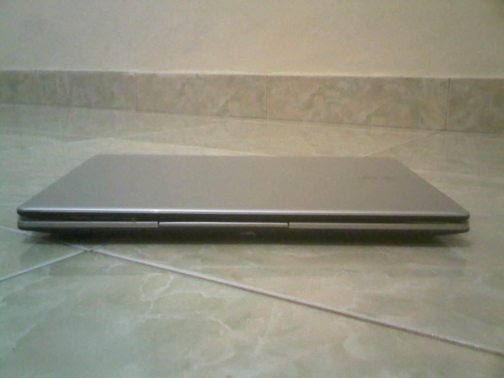 NETBOOK LIKE NEW SLIM RINGAN GAMING ACER V5-123 AMD E1-2100 HDD 500GB PALEMBANG