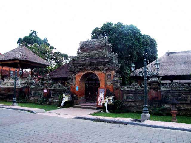 Menikmati Ubud dengan bersepeda! Serius Gan, wajib dicoba...
