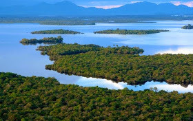 Danau-Danau Paling Unik Yang
Ada Di Indonesia