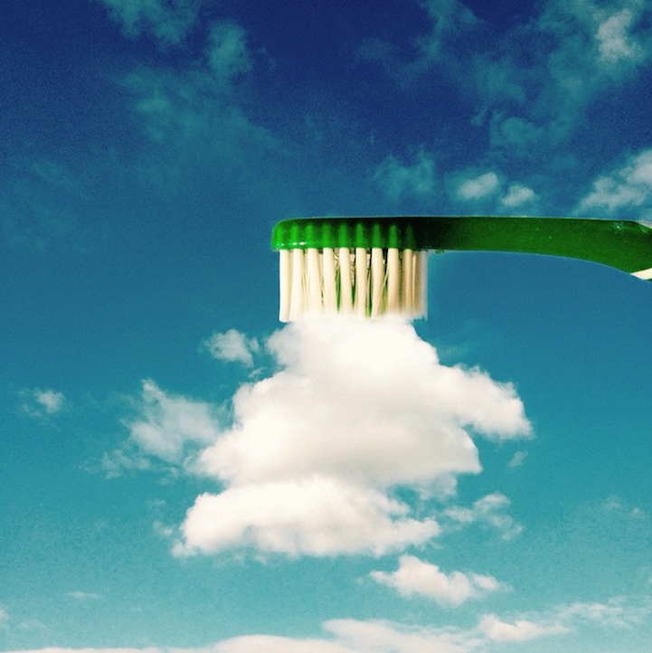 Gambar Kocak Orang Bermain Awan