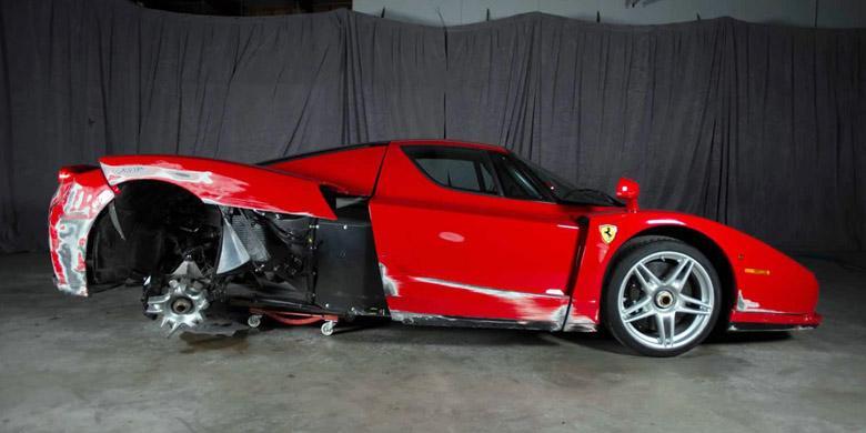BANTUIN ORANG JUALIN FERRARI ENZO BEKAS Rp.4,58 M (BARU 28,8M)