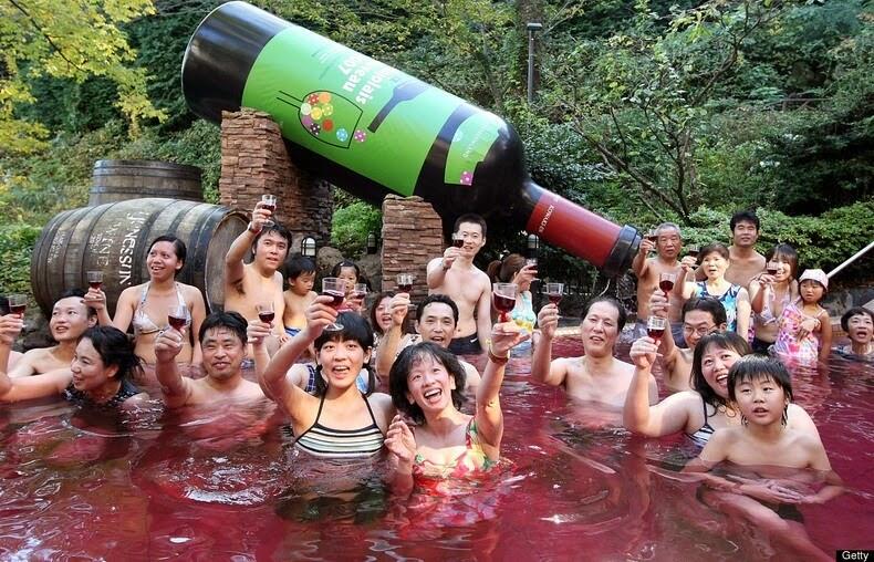 &#91;ADA-ADA SAJA&#93; Berendam di kolam WINE, GREEN TEA, COFFEE, dan SAKE