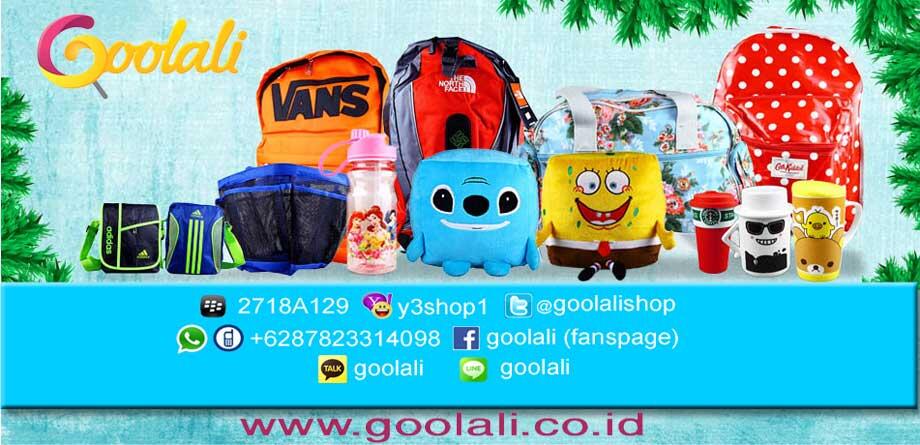 Terjual Aneka selimut, handuk, jas hujan, sikat gigi motif 