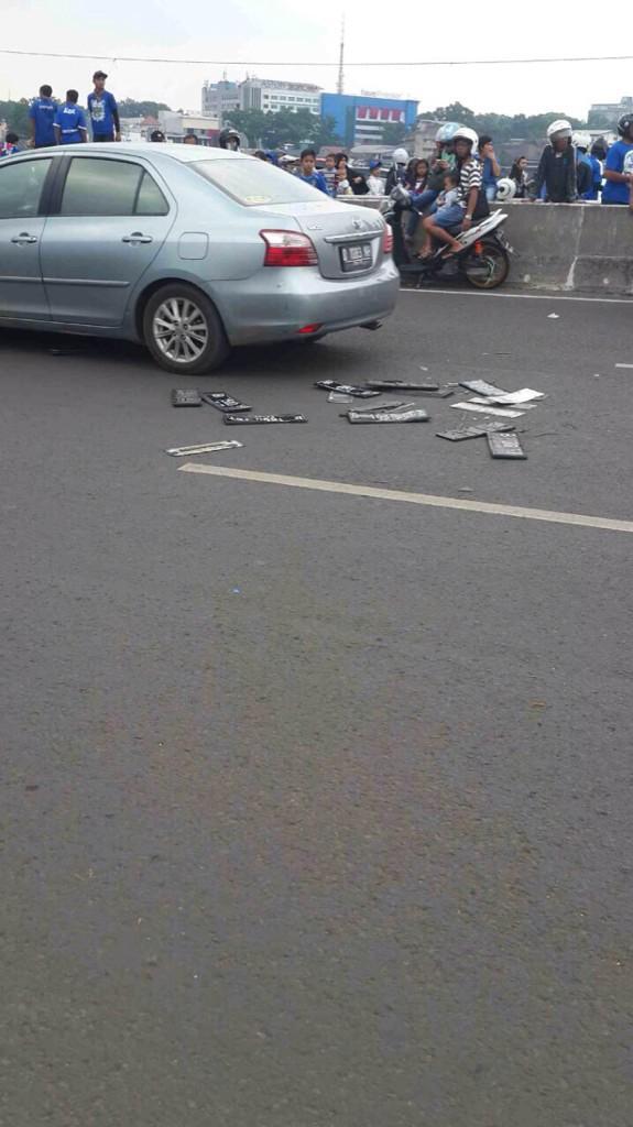 &#91;BobotohRusuhRKmenjawab&#93; Emil tak pakai dana APBD buat bantu mobil plat B dirusak
