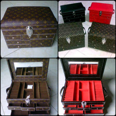 Box Perhiasan Vinyl