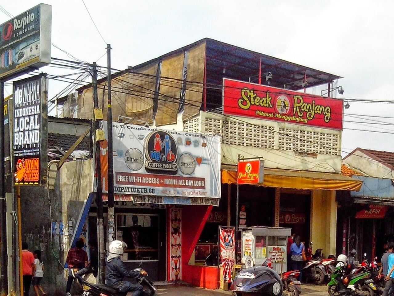 Tempat Makan Enak, Murah Dan Unik Di Bandung