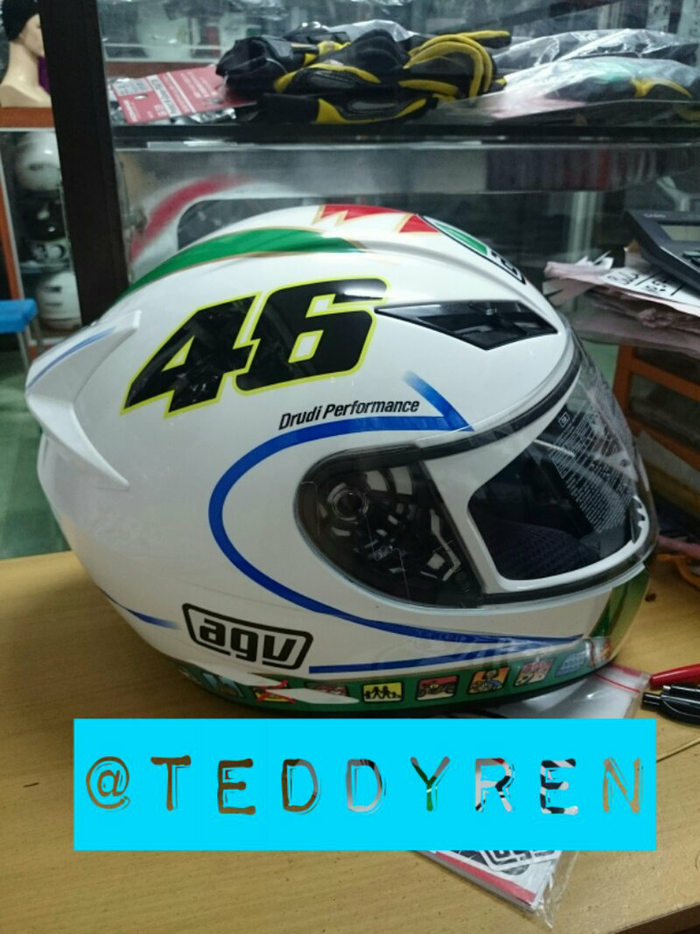 Terjual Helm AGV k3 dan GP-tech harga MIRING ukuran 