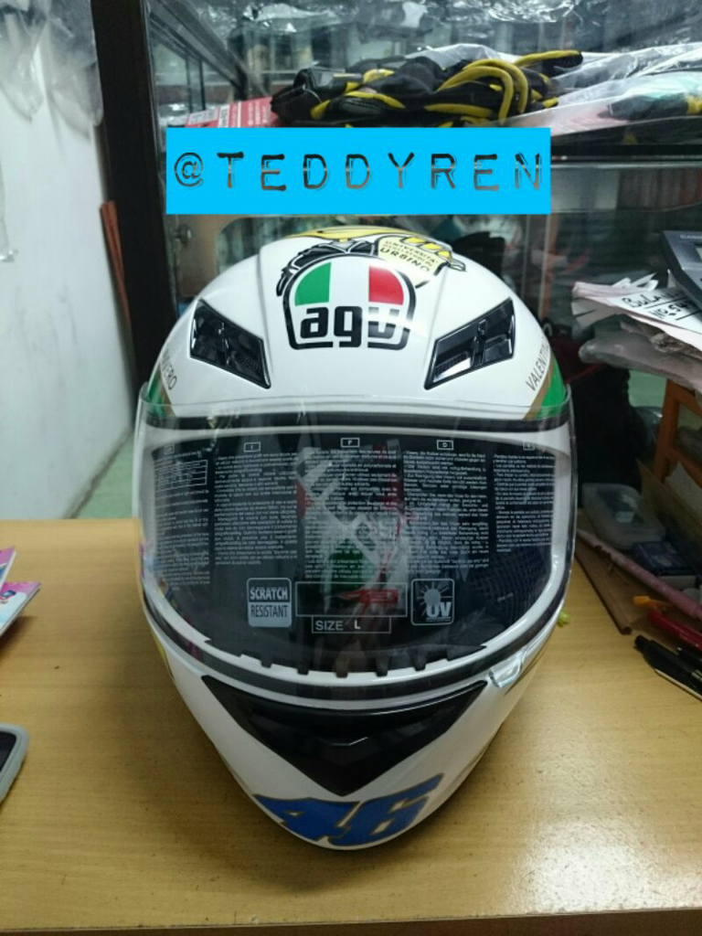 Terjual Helm AGV k3 dan GP-tech harga MIRING ukuran 