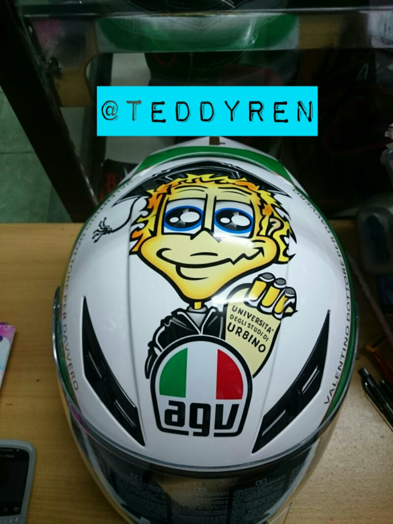 Terjual Helm AGV k3 dan GP-tech harga MIRING ukuran 