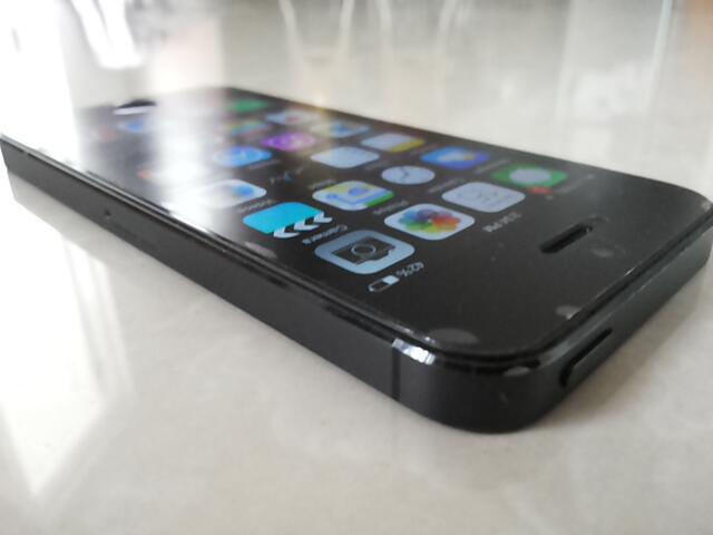 JUAL IPhone 5 32 GB Black Second