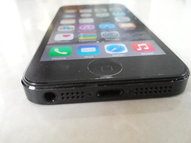 JUAL IPhone 5 32 GB Black Second