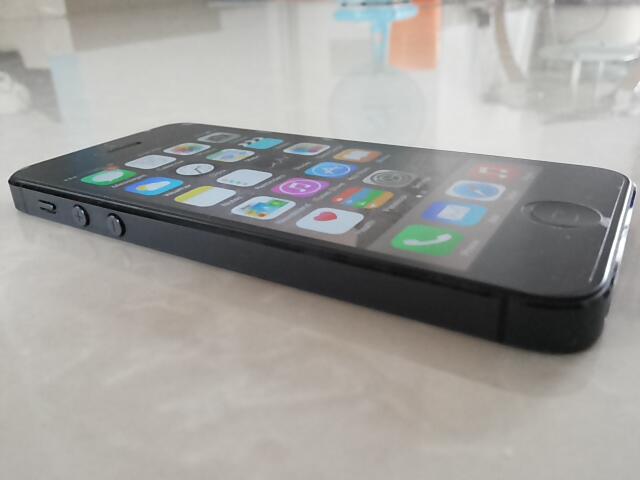 JUAL IPhone 5 32 GB Black Second