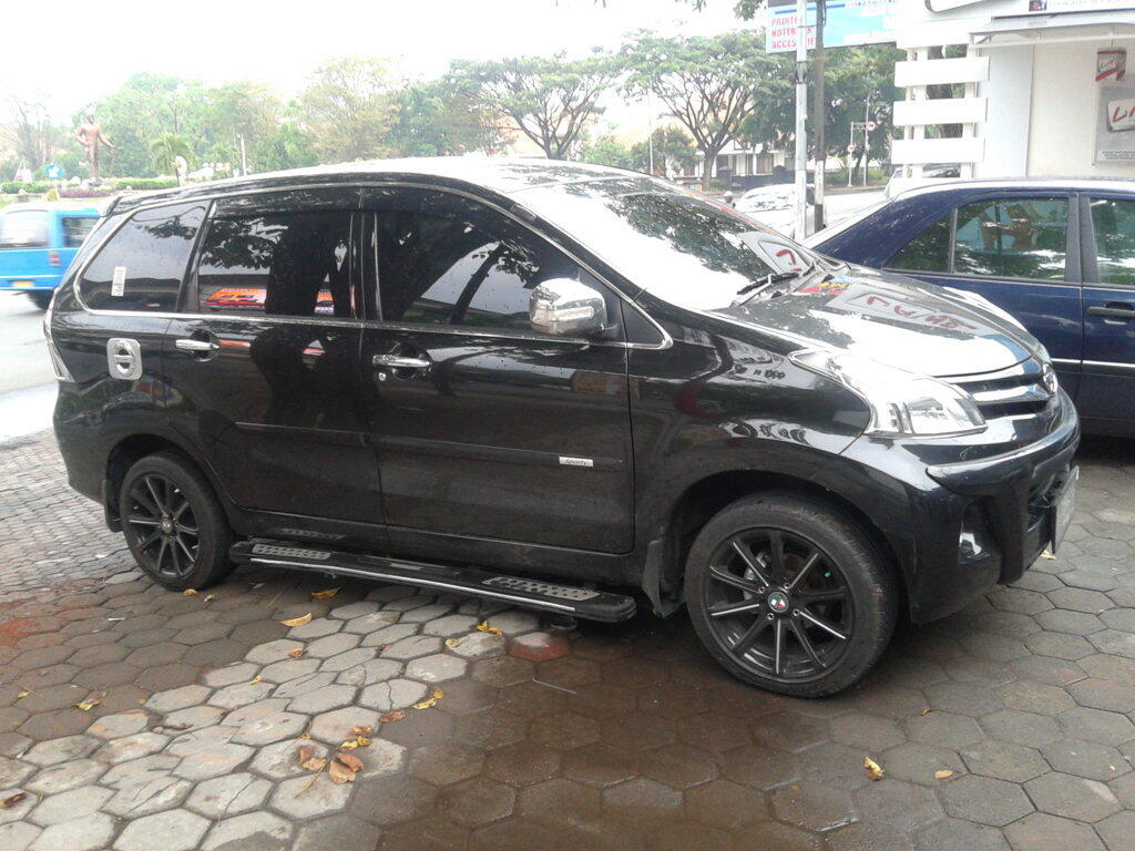 Terjual Xenia R Sporty Full Variasi  Hitam Eksotik Malang  