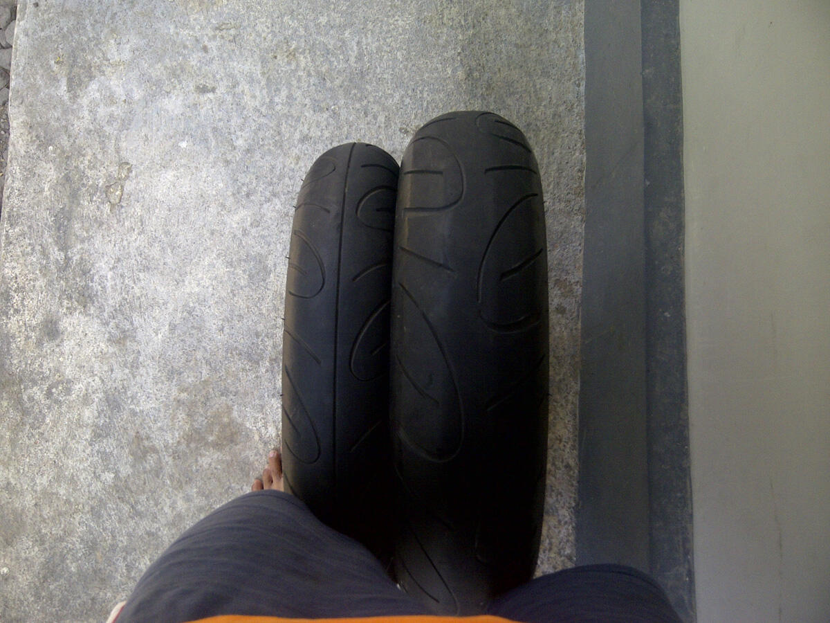 FS : Ban battlax bt 090 120/60 17 150/60 17