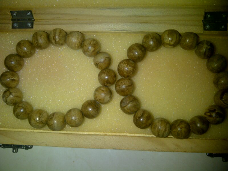 agarwood bracelet