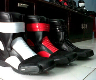 Sepatu Touring Rvr Reckon