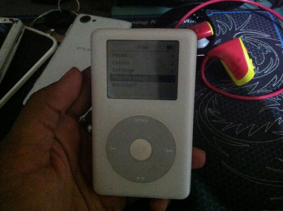 apple iPod 4th Gen 20 GB/Ipod Photo nge-freeze {Surabaya}