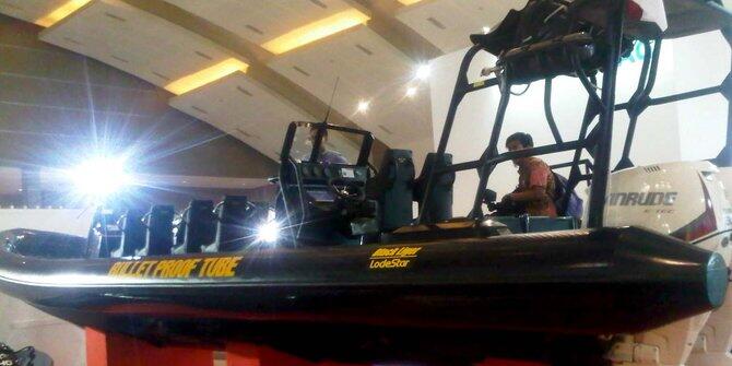 Speed Boat Buatan Banten, 'TAK TEMBUS' diberondong AK 47 &amp; MSC !!!!