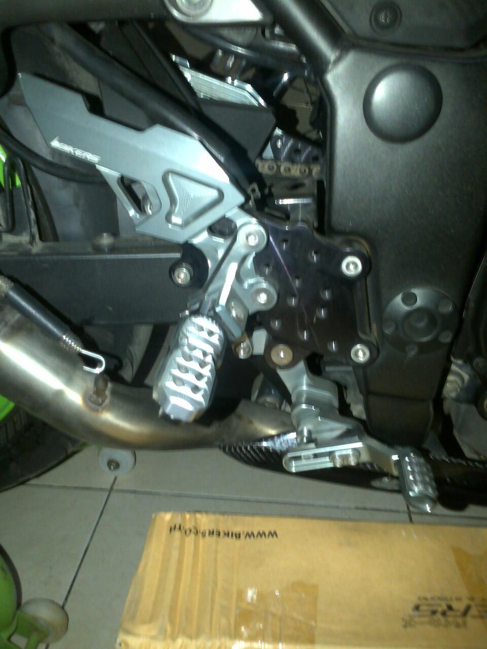 FOOTSTEP DEPAN BIKERS ORIGINAL NINJA FI/KARBU MODEL 2014