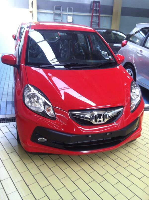 Honda new brio 2014 angsuran 1,8jt an bandung only